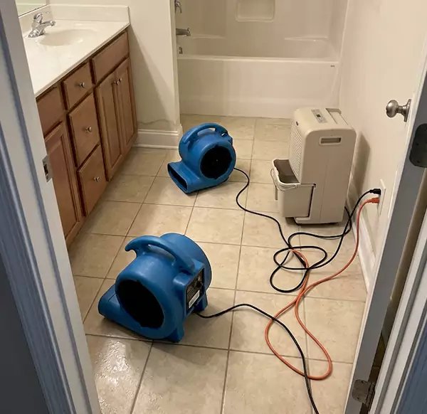 Why Homeowners & Businesses Choose Water Damage Oxnard for Flooded Bathroom Services in Oxnard, CA?